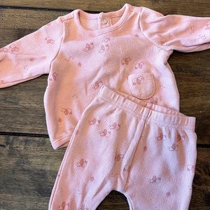 2-piece waffle knit baby outfit